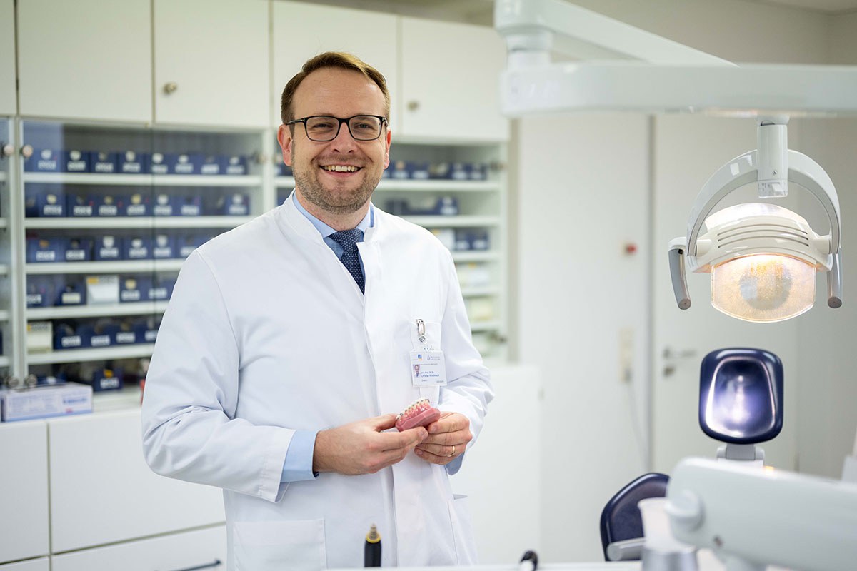 Prof. Christian Kirschneck leitet neuerdings die Kieferorthopädie am Universitätsklinikum Bonn.