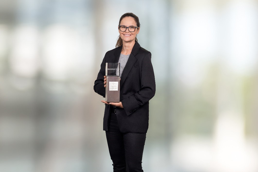 Prof. Tanja Schneider - Leiterin des Instituts für Pharmazeutische Mikrobiologie des UKB und Mitglied im Transdisziplinären Forschungsbereich „Life & Health“ und im Exzellenzcluster „ImmunoSensation2“ der Universität Bonn erhält den PHOENIX Pharmazie Wissenschaftspreis in der Kategorie Pharmazeutische Biologie