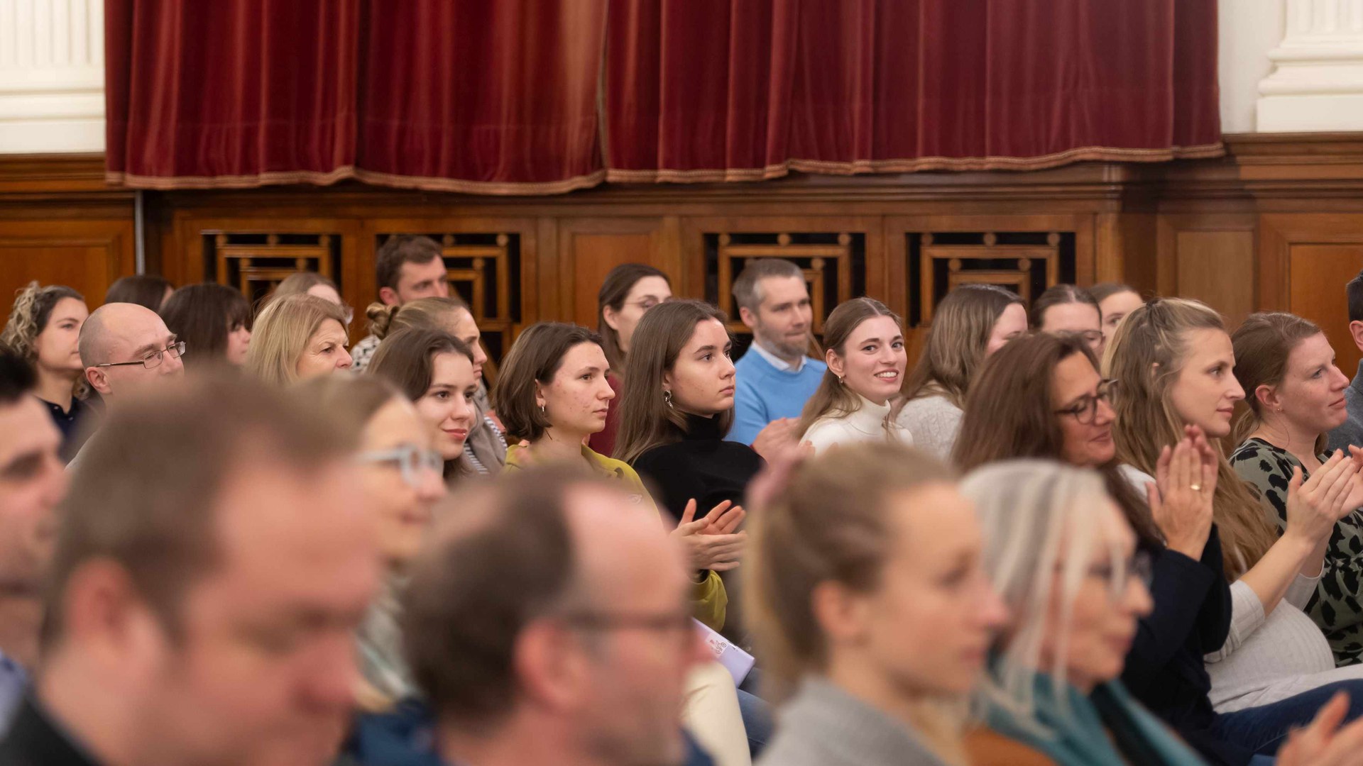 Nicht immer alle... - sind vollends begeistert, wenn Experten über die Essgewohnheiten von heute sprechen und Wahrheiten über Zuckerkonsum, Fleischverzehr, "Cookie-Typ" und "Apfel-Typ" sprechen.